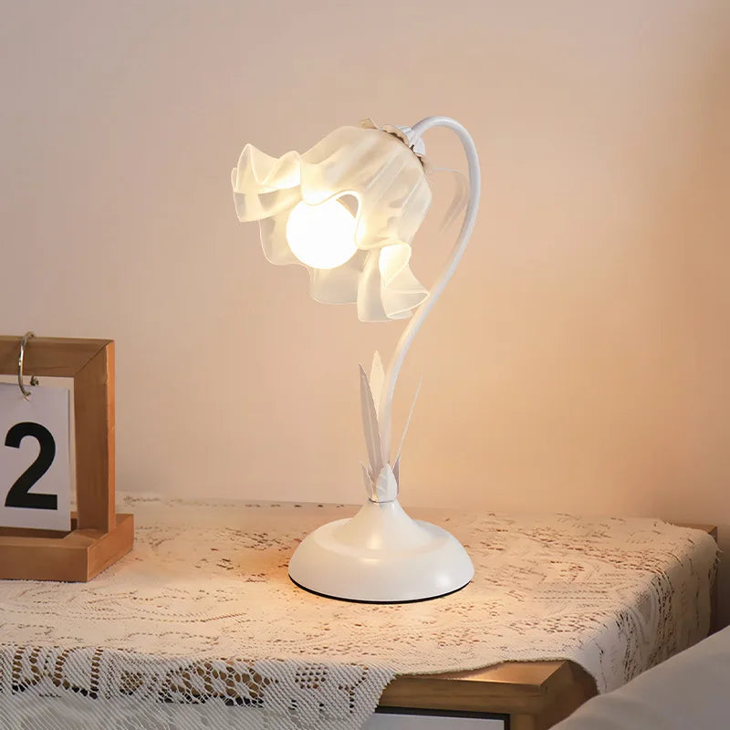 FloraGlow Lamp